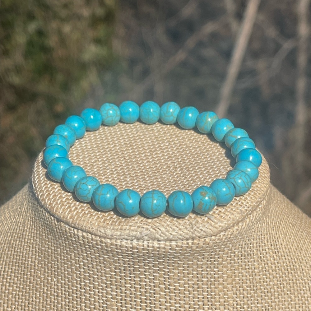 Turquoise bead bracelet. 8mm, stretchy